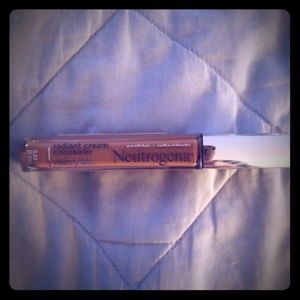 Neutrogena radiant cream concealer
